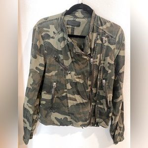 Blank Camo Jacket, size Medium